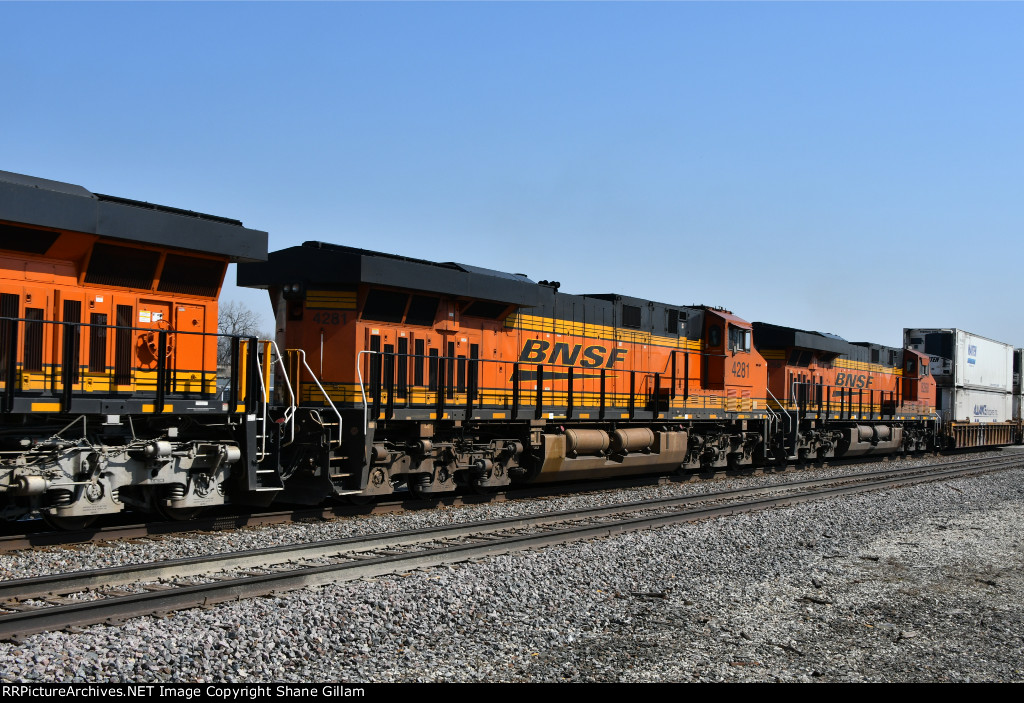 BNSF 4281 Roster shot.